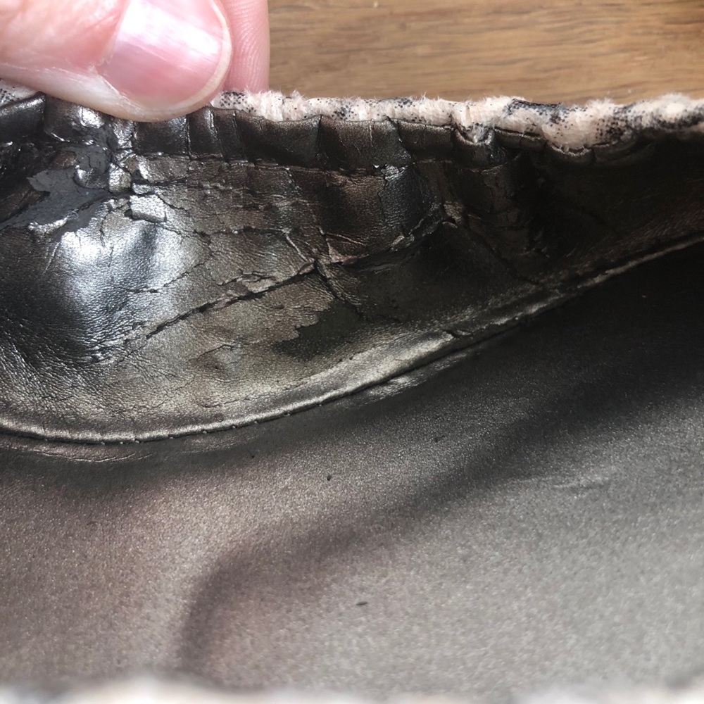 TAHARI Flats Faux Snake Skin Size 8 - Picture 6 of 6